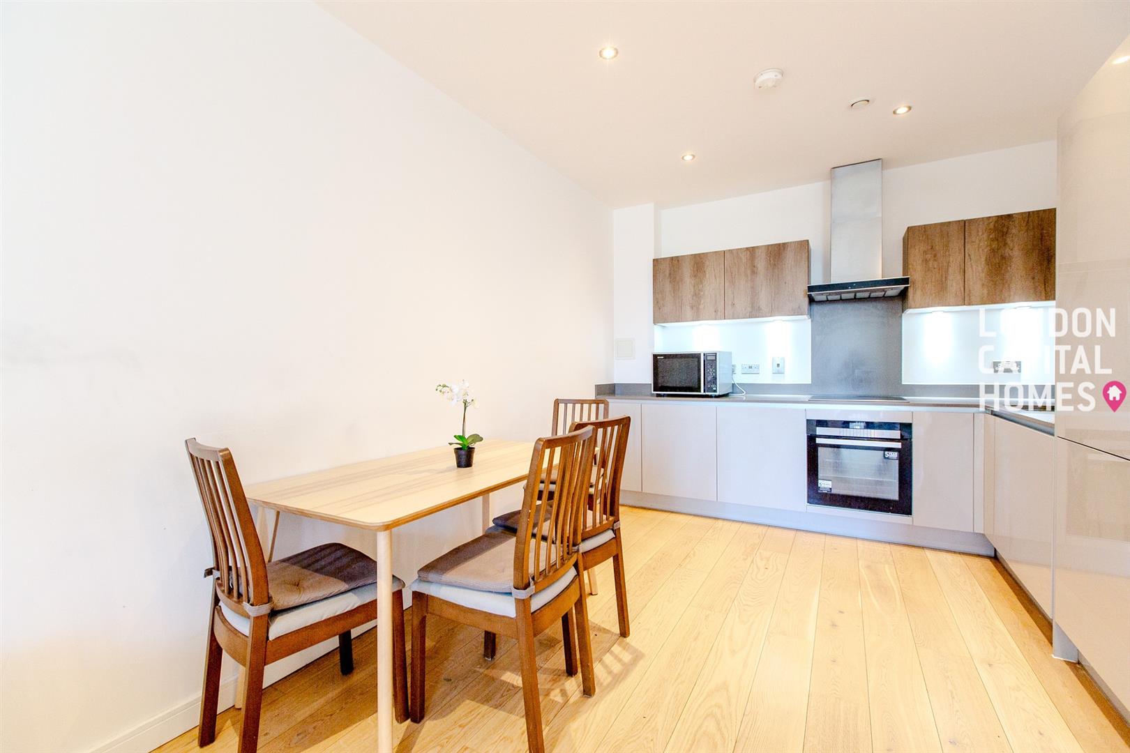 2 bed property in 16 Quebec Way, London